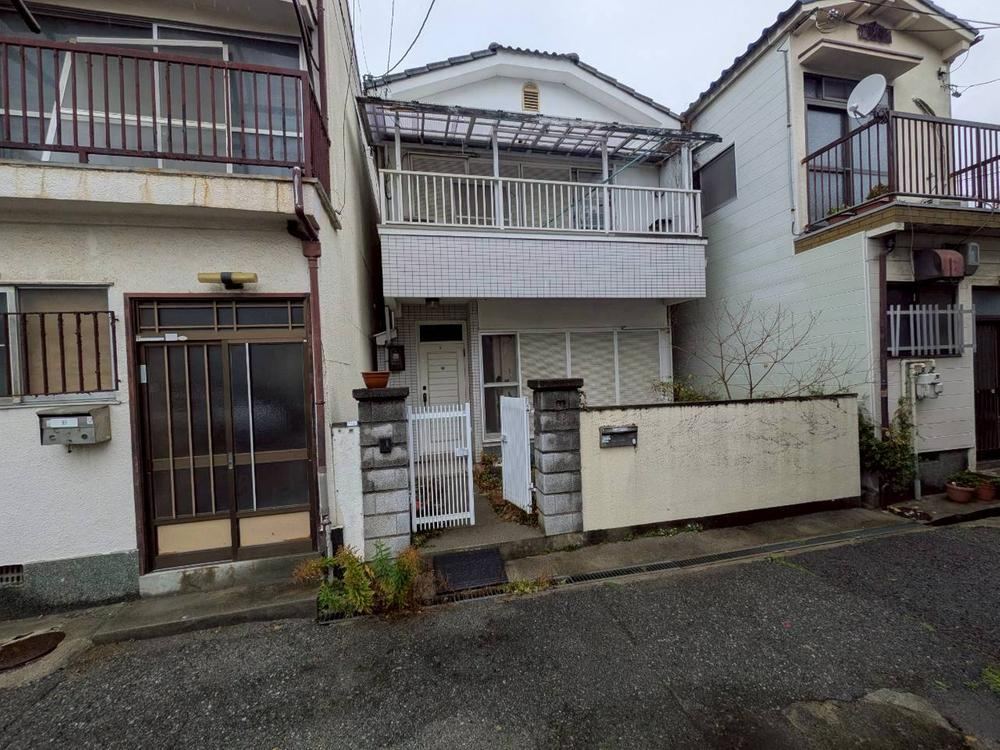 Spacious 4LDK House in Doi-cho, Amagasaki - Photo 1
