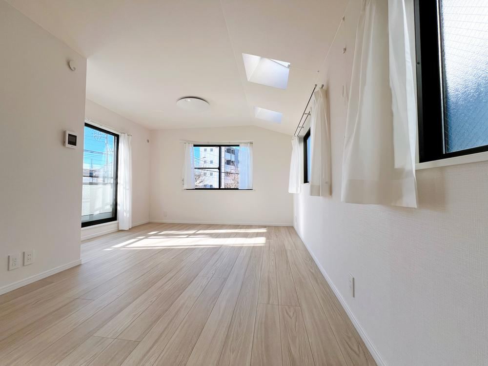 Modern 4LDK+S Detached House in Nerima - Photo 1