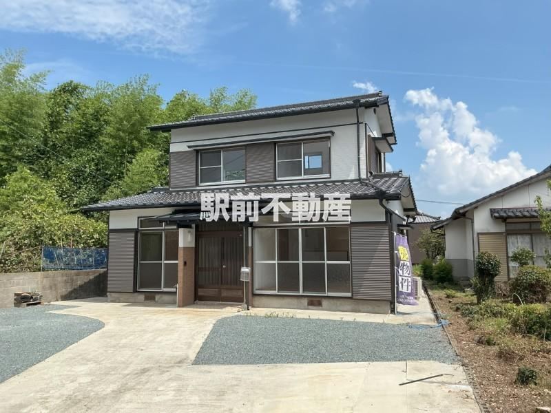 Renovated 4LDK House Ready for New Beginnings in Setaka Town - Photo 1