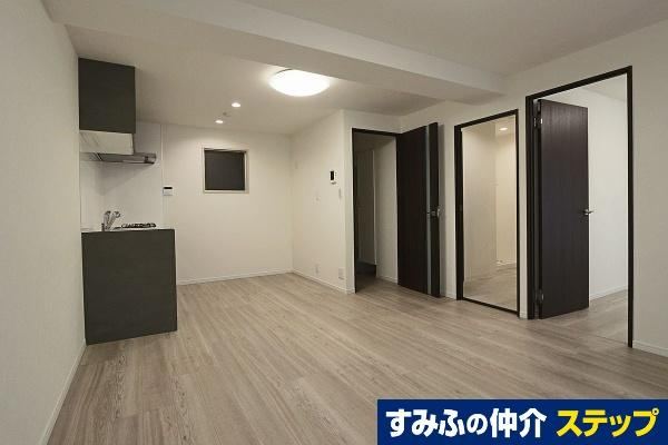 1LDK Apartment in Nakamaru-cho with Renovation Completion - Photo 1