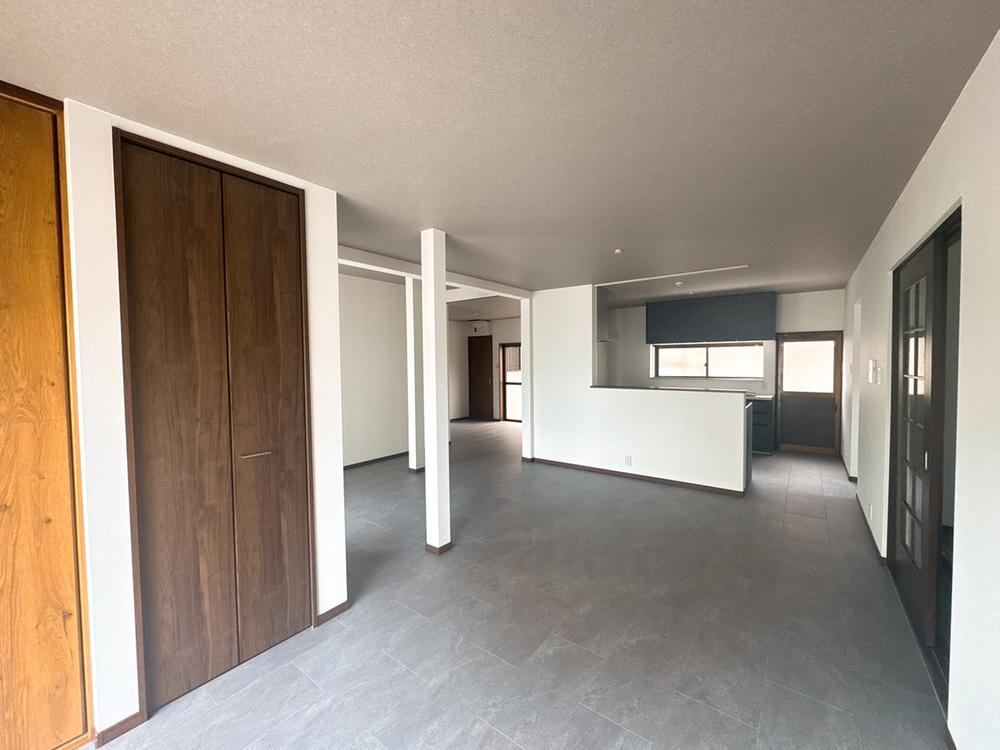 6LDK Family Home Near Terada Station - Photo 1