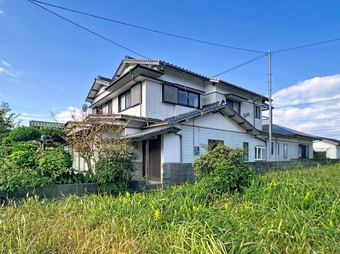 Spacious 8LDK House Near Agawa Station in Toyohoku