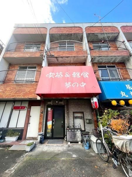 Commercial and Residential 4DK Near Kami Station, Osaka - Photo 1