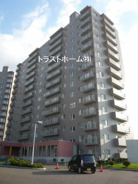 3LDK Apartment with Great Views and Shopping Nearby - Photo 1