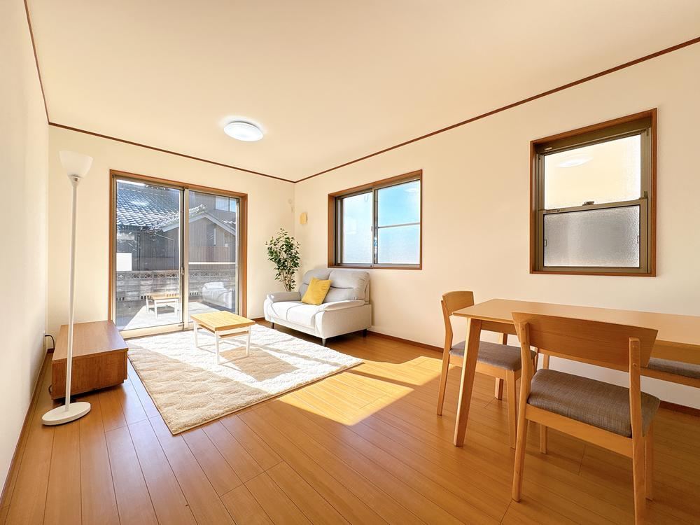 Renovated 4LDK House with Solar Power in Kitanaogoya - Photo 1