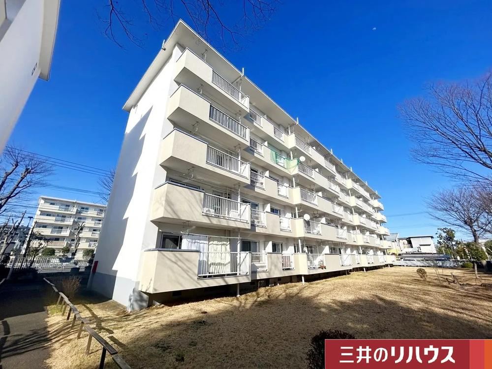 Charming 2LDK Apartment in Takamachi - Photo 1