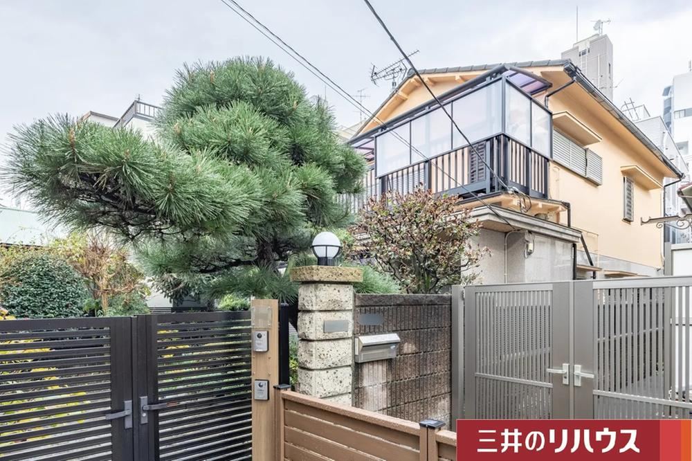 Spacious 5LDK Home in Kameido - Photo 1