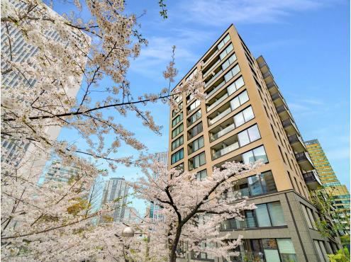 2LDK apartment in Minato Ward, Tokyo - Photo 1