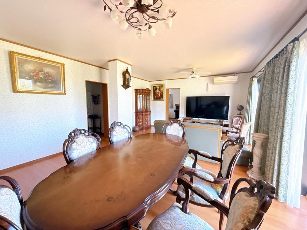 Spacious 3LDK House with Renovated Interiors in Nara City - Photo 1