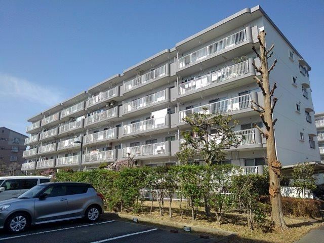 Bright 3LDK Apartment in Kuki - Photo 1