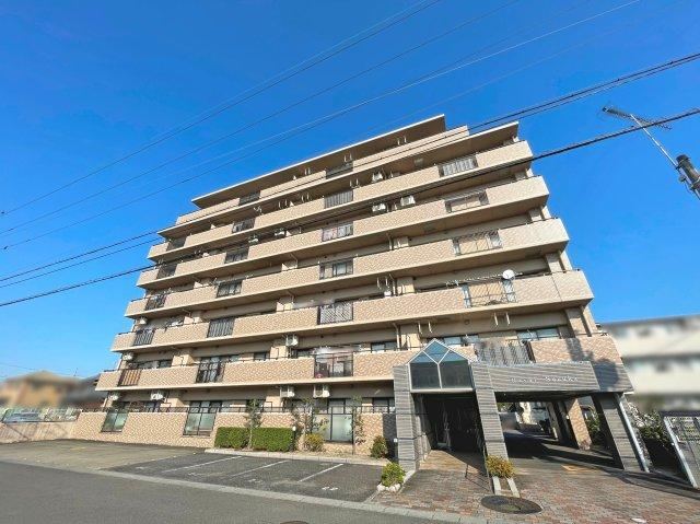3LDK apartment in Suzuka, Mie - Photo 1