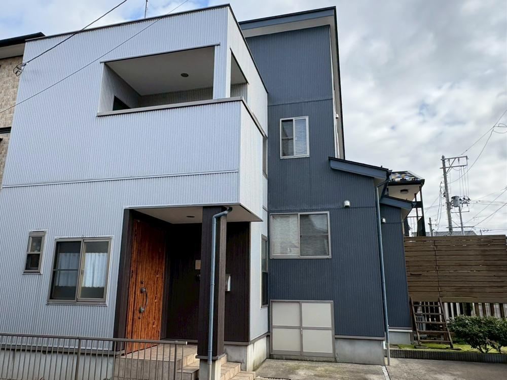 Spacious 3LDK House with Garden in Higashi Ward - Photo 1