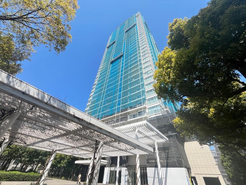 Renovated 2LDK Apartment with Scenic Views in Nishi-Asakusa - Photo 1