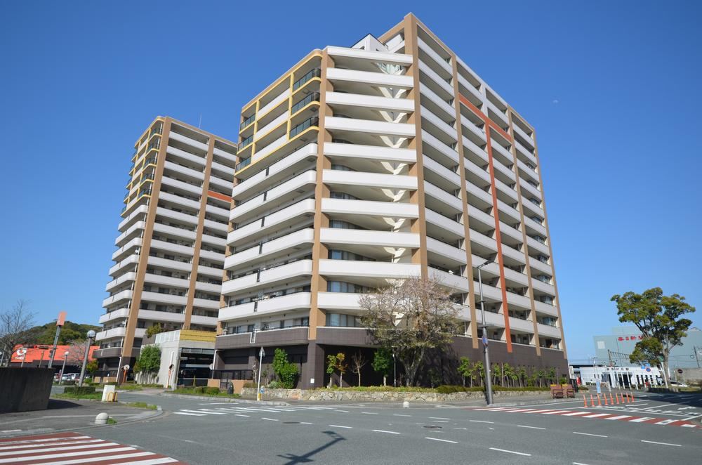 4LDK apartment in Tosu, Saga - Photo 1