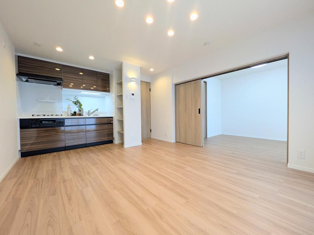 Pet-Friendly 3LDK Apartment Near Kotoni Station in Nishi, Sapporo - Photo 1