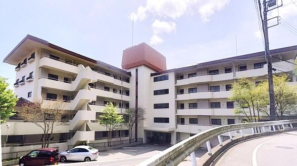 Convenient 2LDK Apartment in Kowakudani - Photo 1