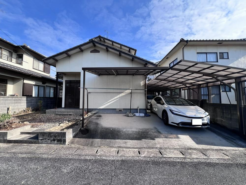 Elevated 5DK House with Diverse Layout Options in Kurashiki - Photo 1