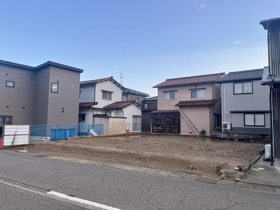 210 m² land in Kanazawa, Ishikawa - Photo 1