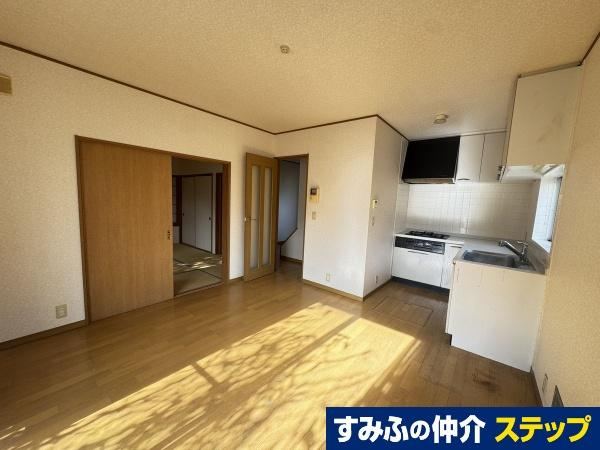 Conveniently Located Detached House in Totsuka - Photo 1