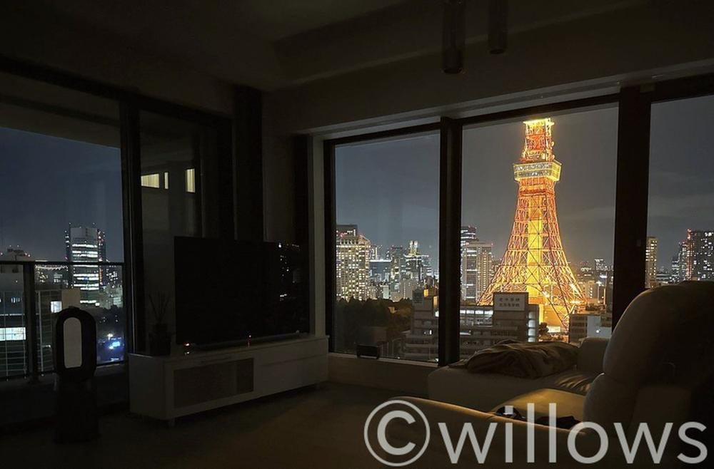 2LDK apartment in Minato Ward, Tokyo - Photo 1