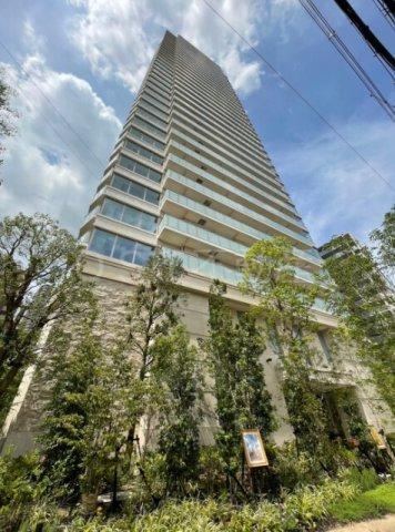 3LDK+S apartment in Tennoji Ward, Osaka - Photo 1