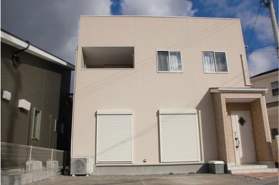 Conveniently Located 4LDK Home with Rooftop Balcony - Photo 1