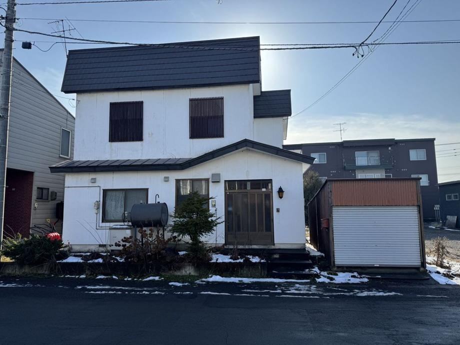 Spacious 4LDK House in Higashi-Asahikawa - Photo 1