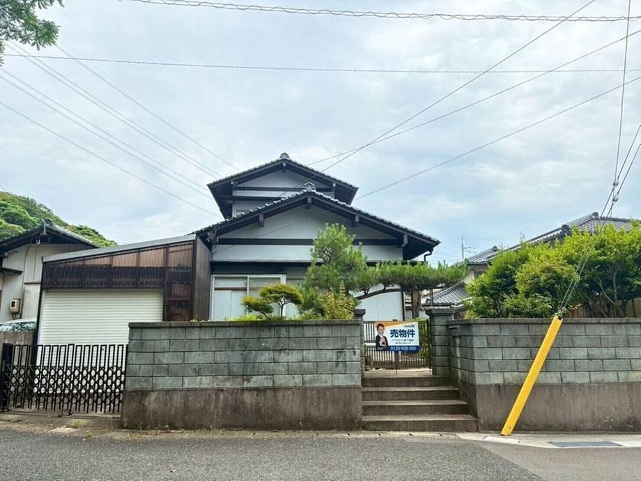 Quiet 4DK House in Katsutani New Town - Photo 1