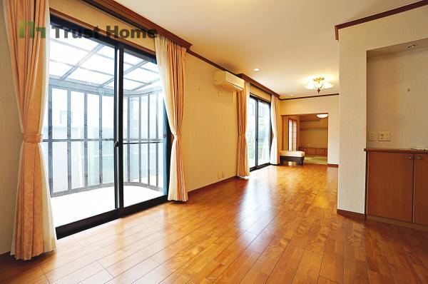 Spacious 6LDK Home on Corner Lot in Kitakobe - Photo 1