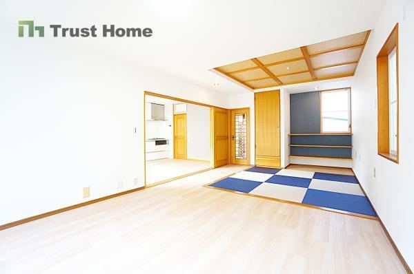 Bright 4LDK Home with Garden in Kokuradai, Kobe - Photo 1