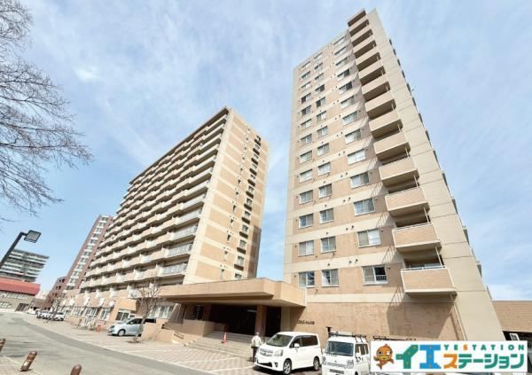 4LDK apartment in Chuo Ward, Sapporo, Hokkaido - Photo 1