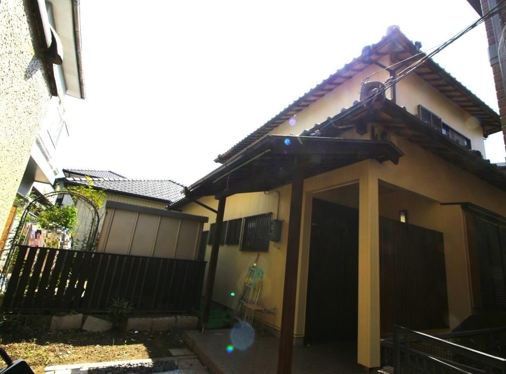 Bright 4LDK House with Spacious Rooms - Photo 1