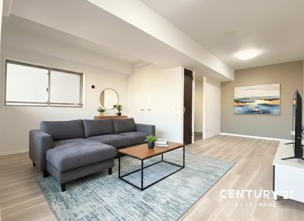 Pet-Friendly 3LDK Corner Apartment in Kawasaki - Photo 1
