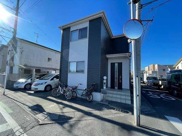 4LDK Detached House Near Higashi-Kawaguchi Station - Photo 1