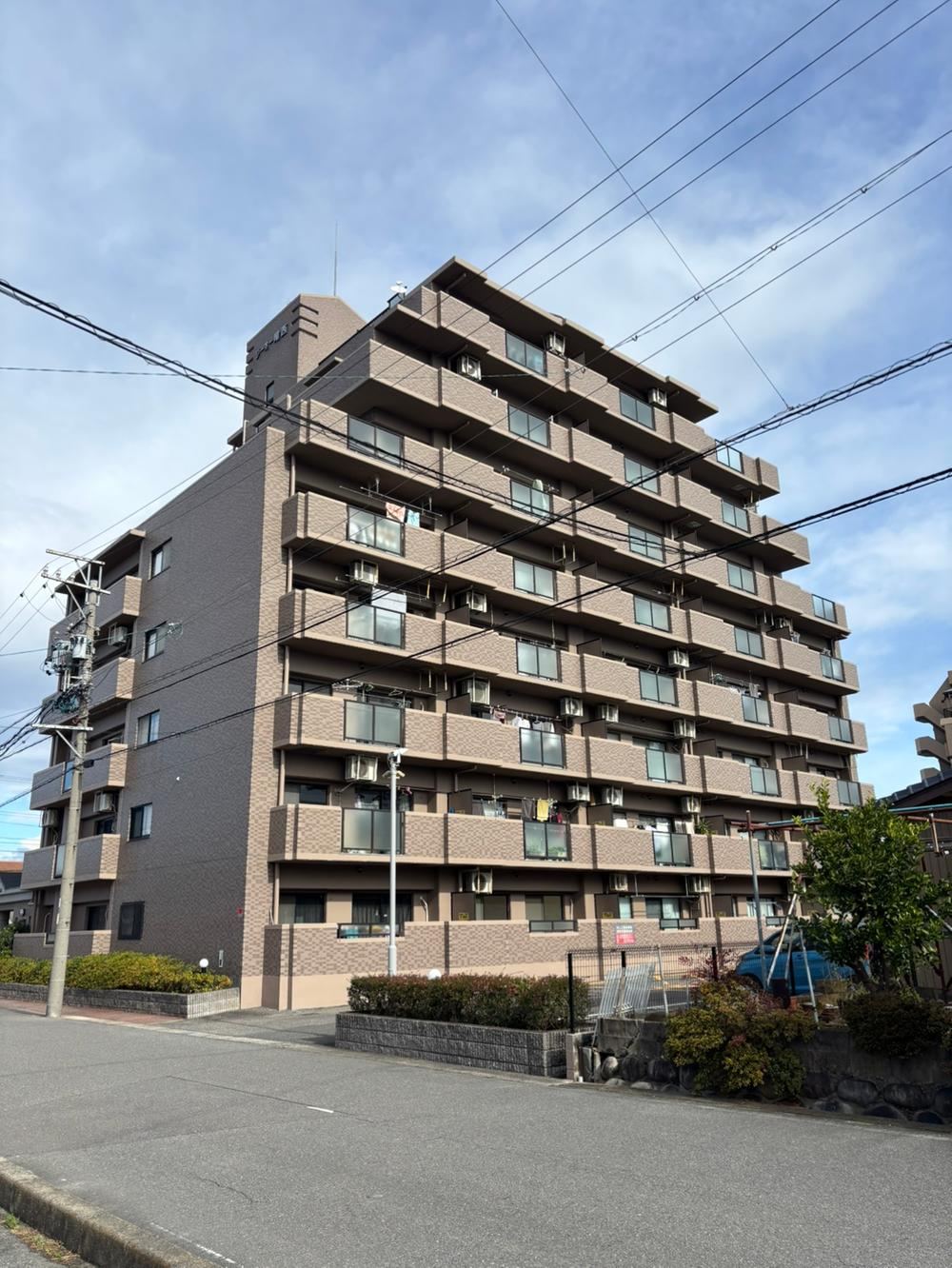 4LDK apartment in Ichinomiya, Aichi - Photo 1