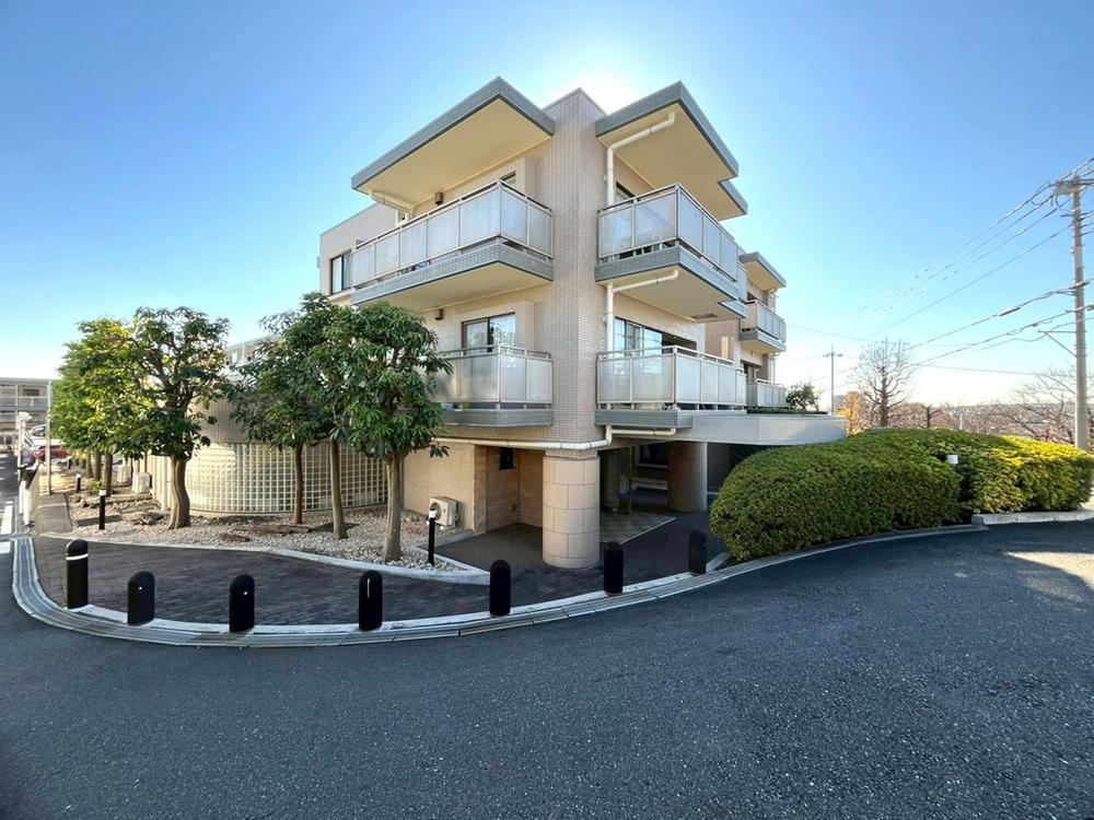 3LDK Apartment in Hiyoshi Honcho, Yokohama - Photo 1