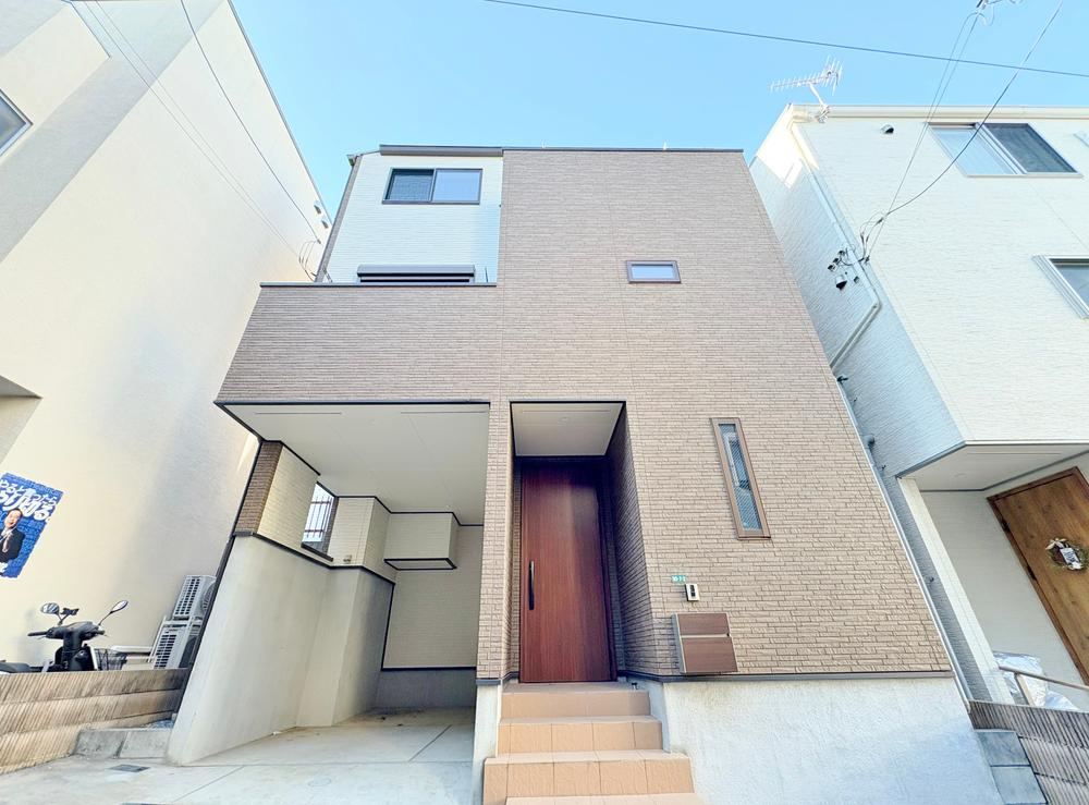 Modern 2LDK+S Home Steps from Minami-Urawa Station - Photo 1