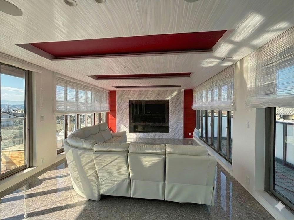 Spacious 4LDK House with Large LDK in Kasuya - Photo 1