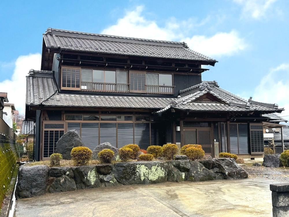Spacious 6LDK House in Monju - Photo 1