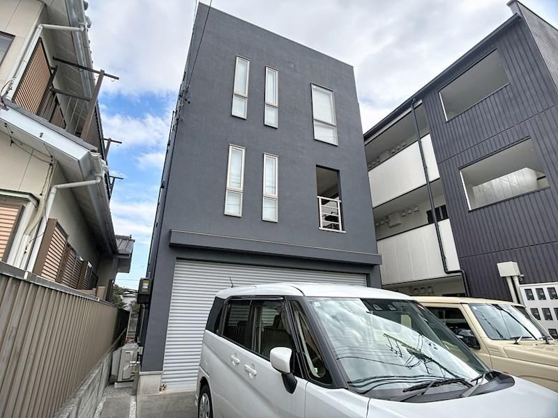 Unique 3-Story Home with Elevator and Rooftop - Photo 1
