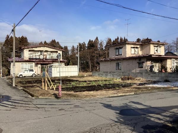 Corner Lot in Higashi-no 2 - Photo 1