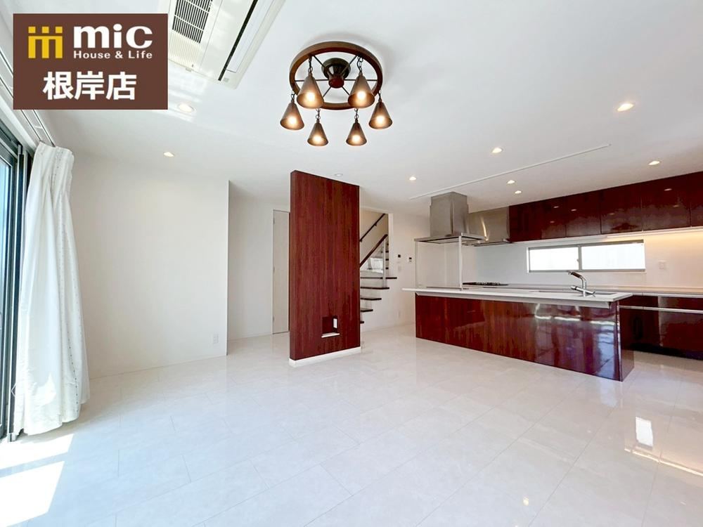 Charming 3LDK Designer House in Takinoue, Yokohama - Photo 1