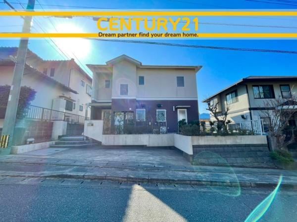 4LDK Home with Spacious Garden and Privacy - Photo 1