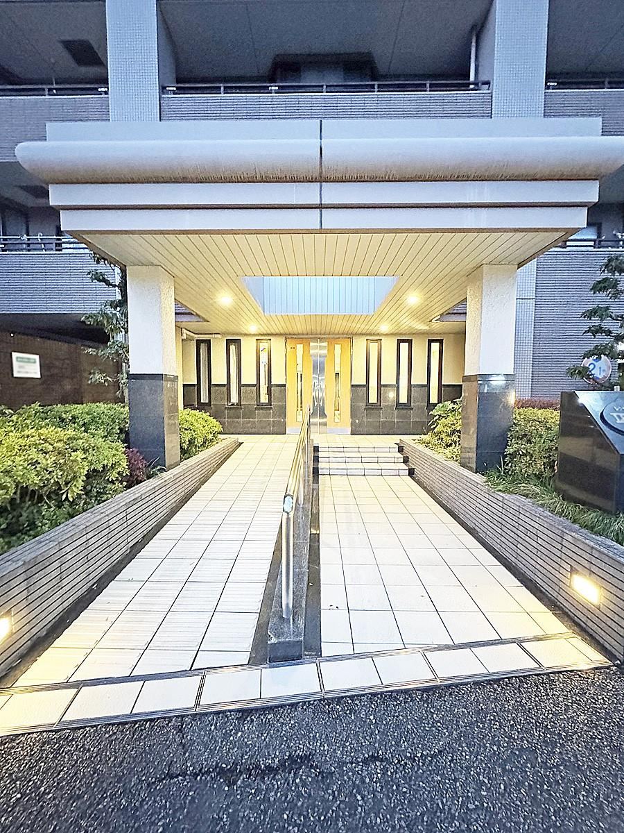 Comfortable 3LDK Apartment Near Odakyu Sagamihara Station - Photo 1