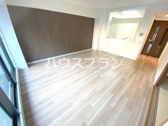 4LDK apartment in Neyagawa, Osaka - Photo 1