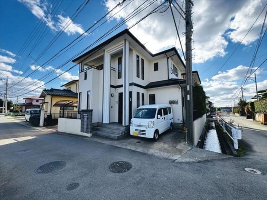 Charming 3LDK Home with Renovation History - Photo 1