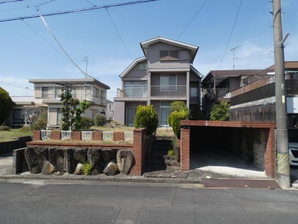 Spacious 4LDK House with Multi-Purpose Space in Kani - Photo 1