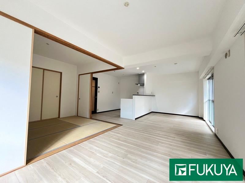 2LDK apartment in Nishi Ward, Osaka - Photo 1