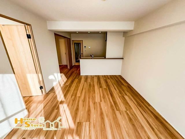 Renovated 3LDK Apartment in Soka - Photo 1
