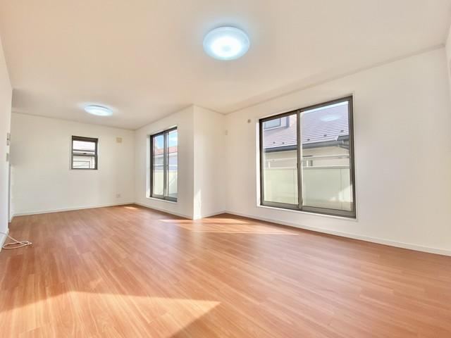 Spacious 4LDK Detached House with Built-in Garage in Kawaguchi - Photo 1